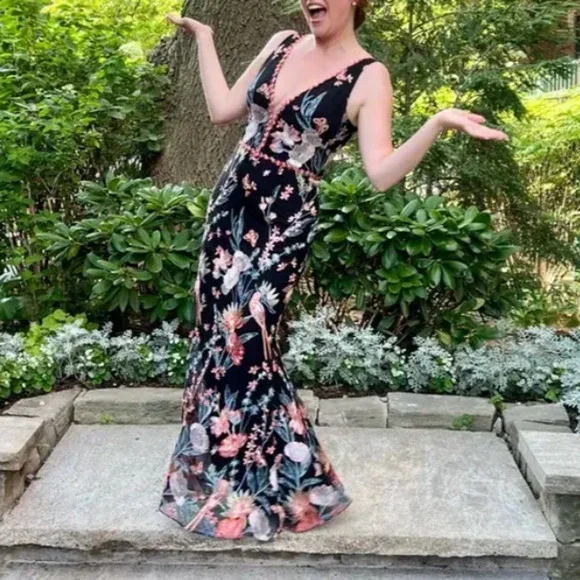 Marchesa Notte Black Embroidered Butterfly Gown SIZE 2 Mermaid Formal Dress $510 - Picture 3 of 11